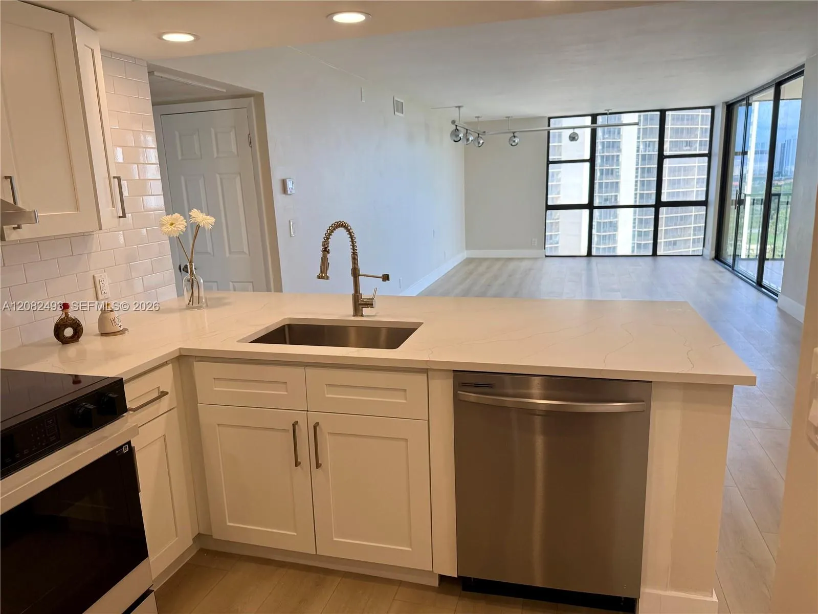 View details of listing 20335 W Country Club Drive 1203, Aventura, FL 33180 Aventura with MLS#