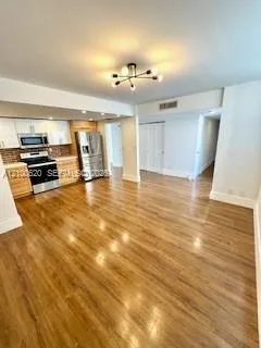 View details of listing 20401 NE 30th Avenue 422-8, Aventura, FL 33180 Aventura with MLS# 
