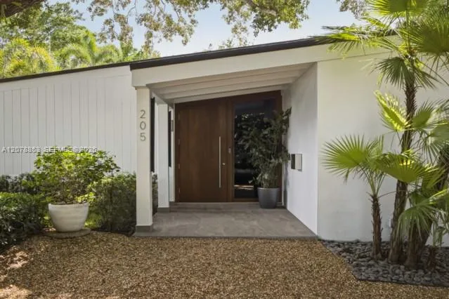 Listing  205 S Shore Drive S, Miami, FL 33133, Miami, FL 33133