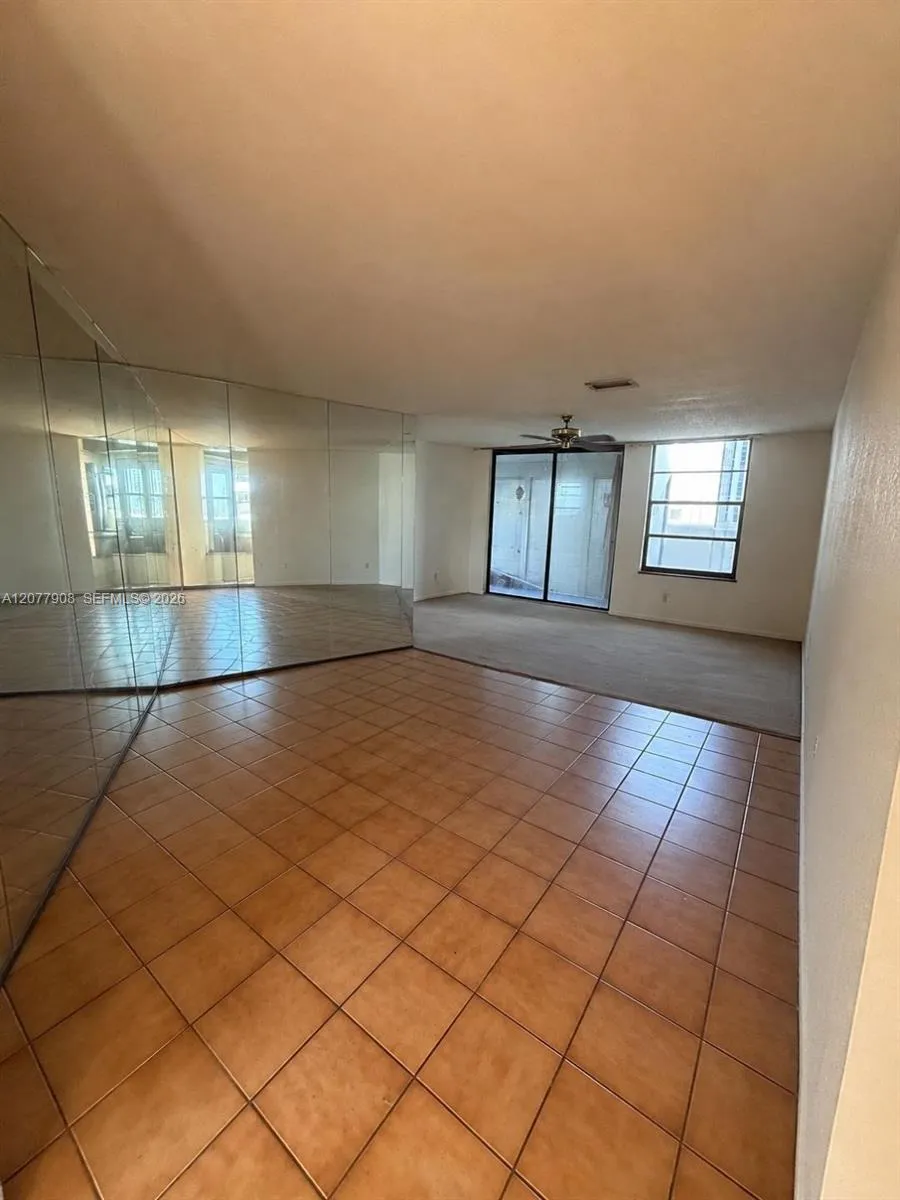 View details of listing 20500 W Country Club Drive 818, Aventura, FL 33180 Aventura with MLS#