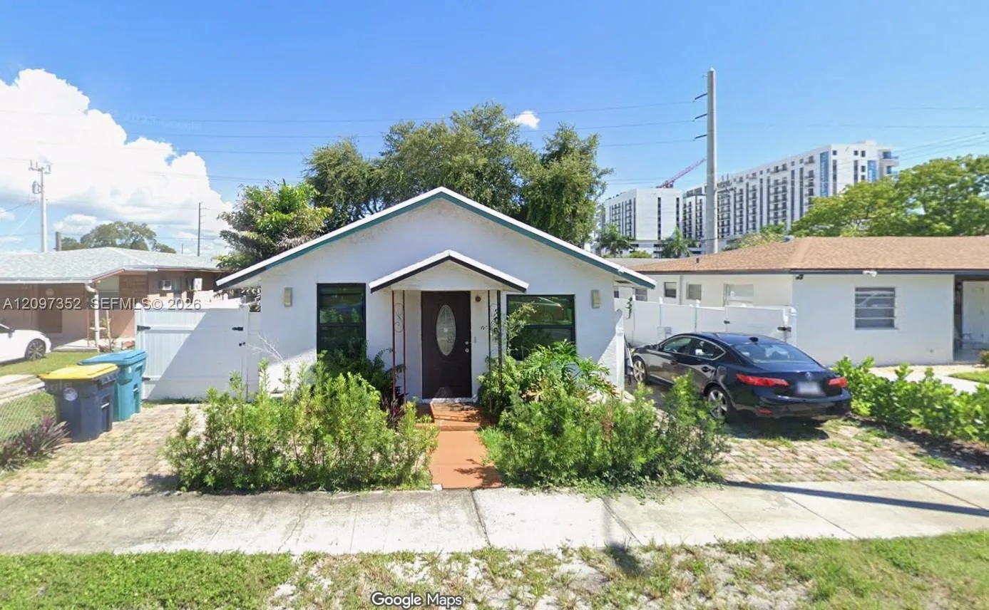 View details of listing 206 SW 2nd Terrace, Dania Beach, FL 33004 Dania Beach with MLS# 