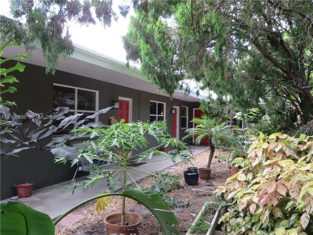 Listing  207 NE 16th Street 1, Fort Lauderdale, FL 33304, Fort Lauderdale, FL 33304