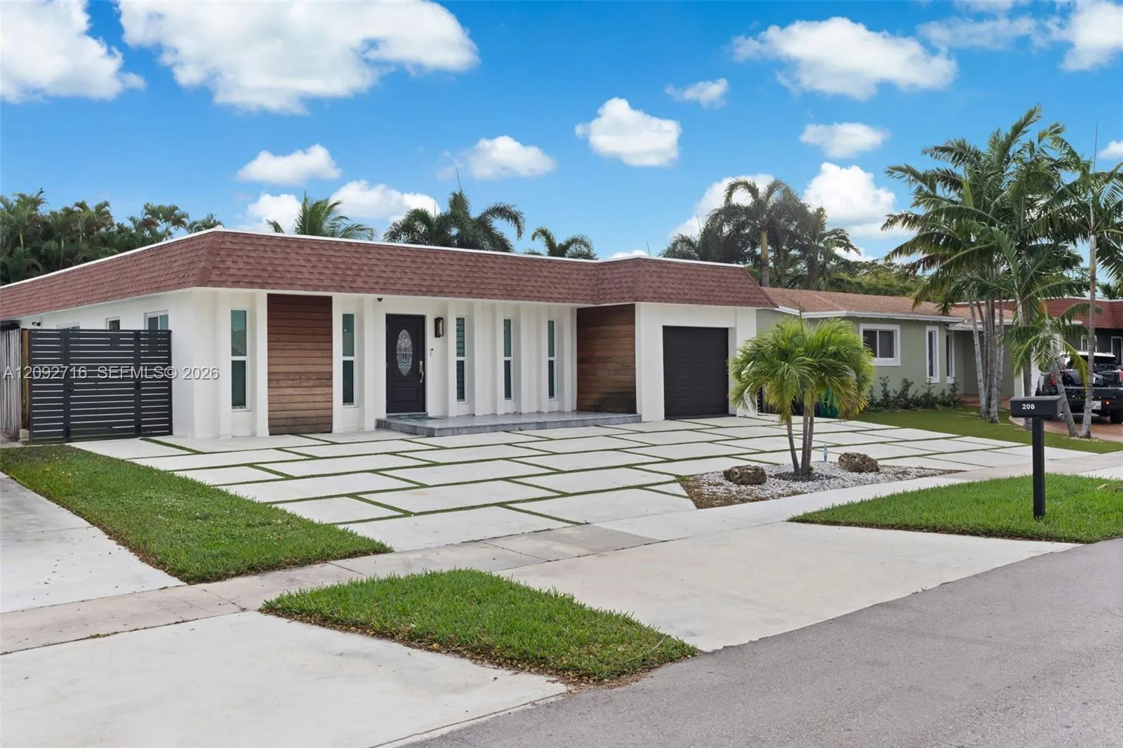 View details of listing 208 SE 4th Terrace, Dania Beach, FL 33004 Dania Beach with MLS# 