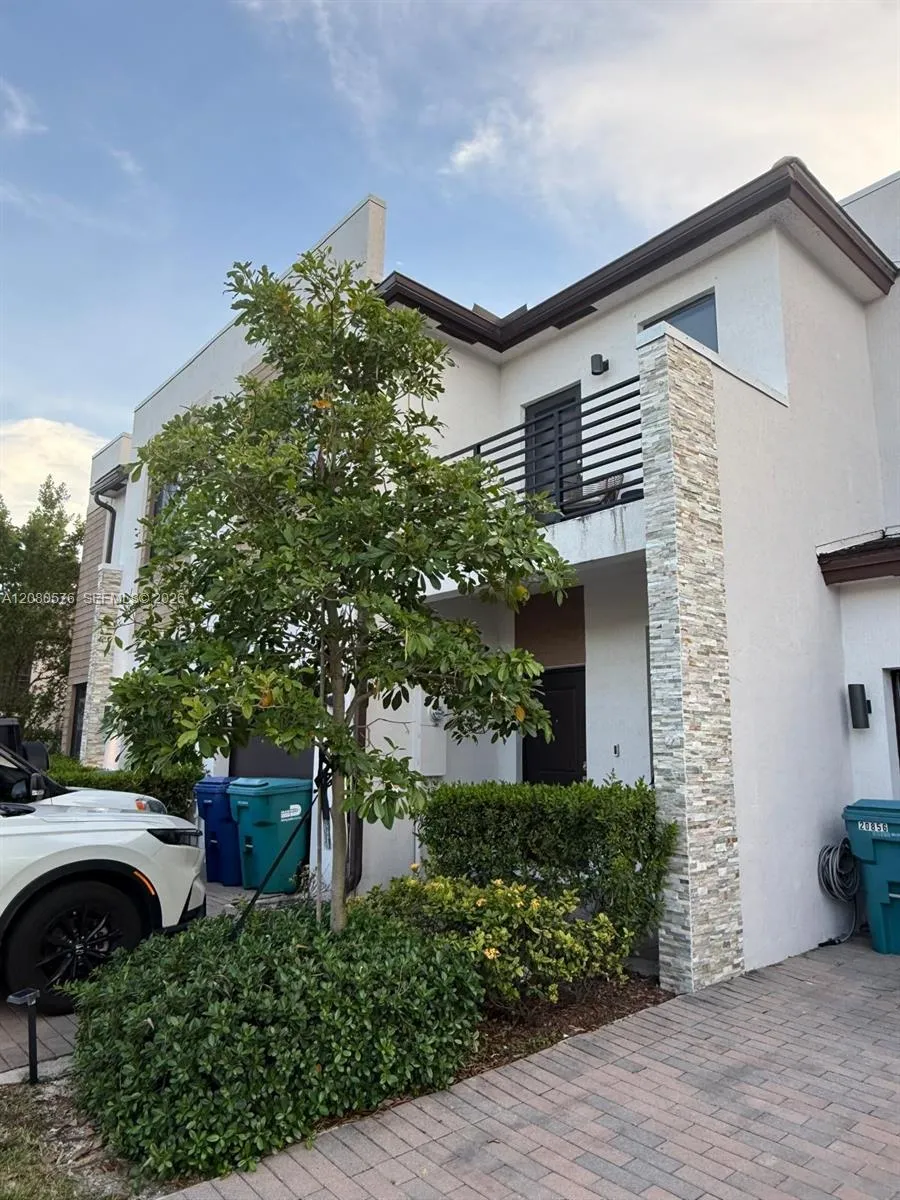 View details of listing 20848 NE 7th Court 20848, Miami, FL 33179 Miami with MLS#