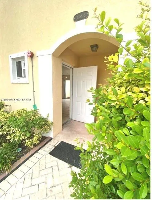 Listing  2088 NE 167th Street 2-111, North Miami Beach, FL 33162, North Miami Beach, FL 33162