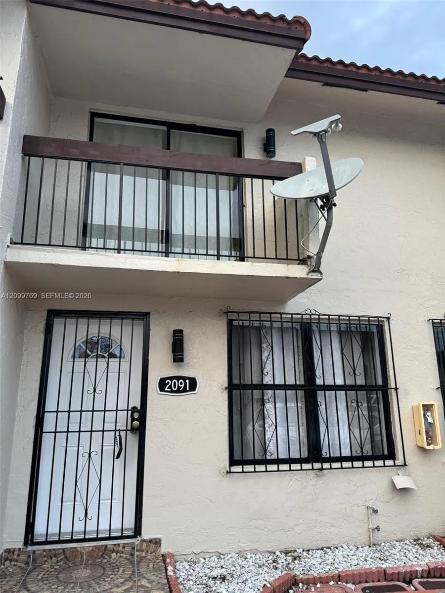 View details of listing 2091 W 54th Terrace 37, Hialeah, FL 33016 Hialeah with MLS# 