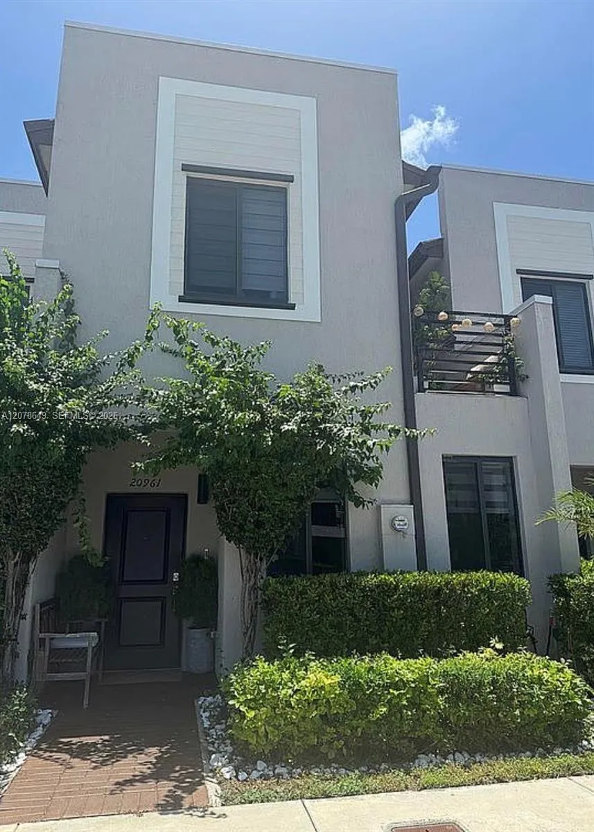 Listing  20961 NE 8th Avenue, FL 33179, FL 33179