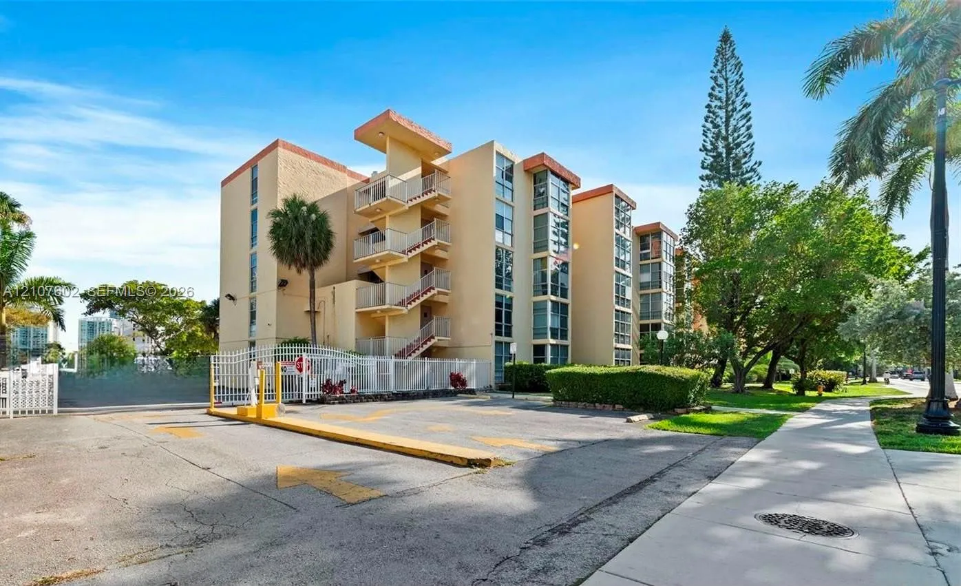 Listing  210 172nd Street 542, Sunny Isles Beach, FL 33160, Sunny Isles Beach, FL 33160