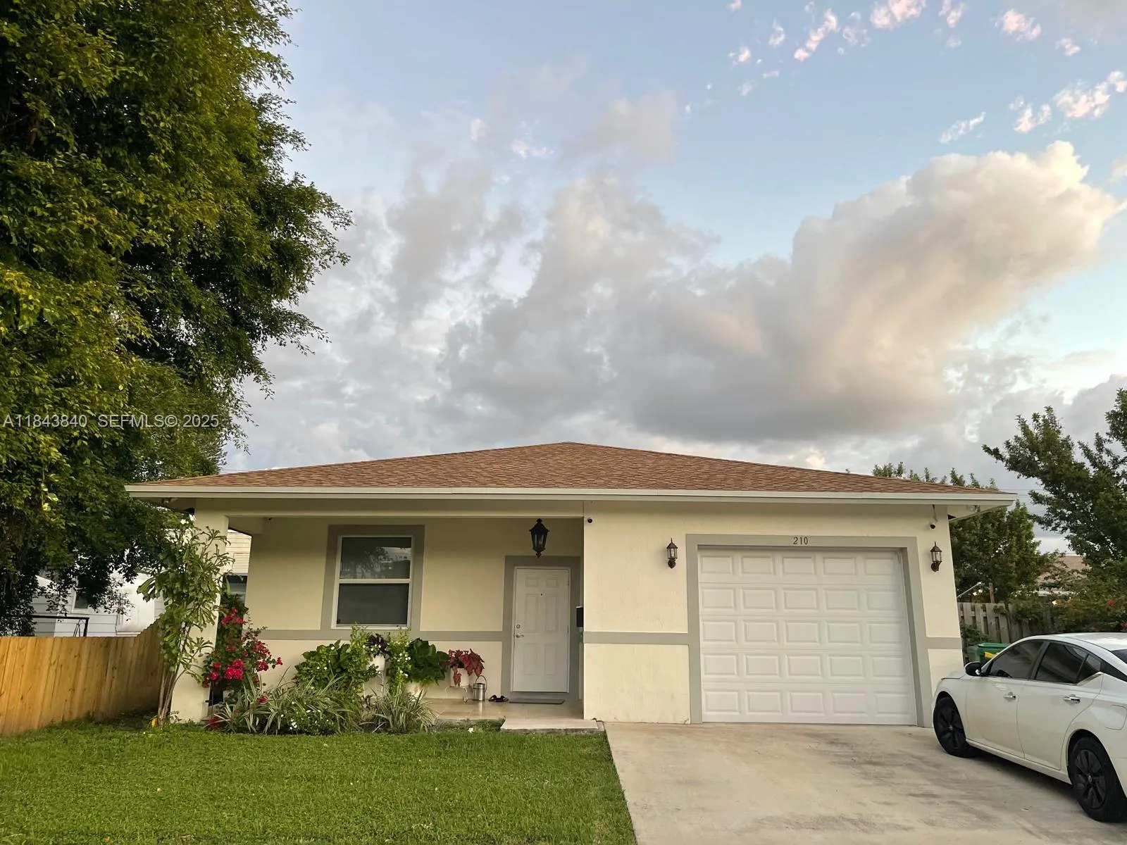 View details of listing 210 SW 4th Street 210, Dania Beach, FL 33004 Dania Beach with MLS# 
