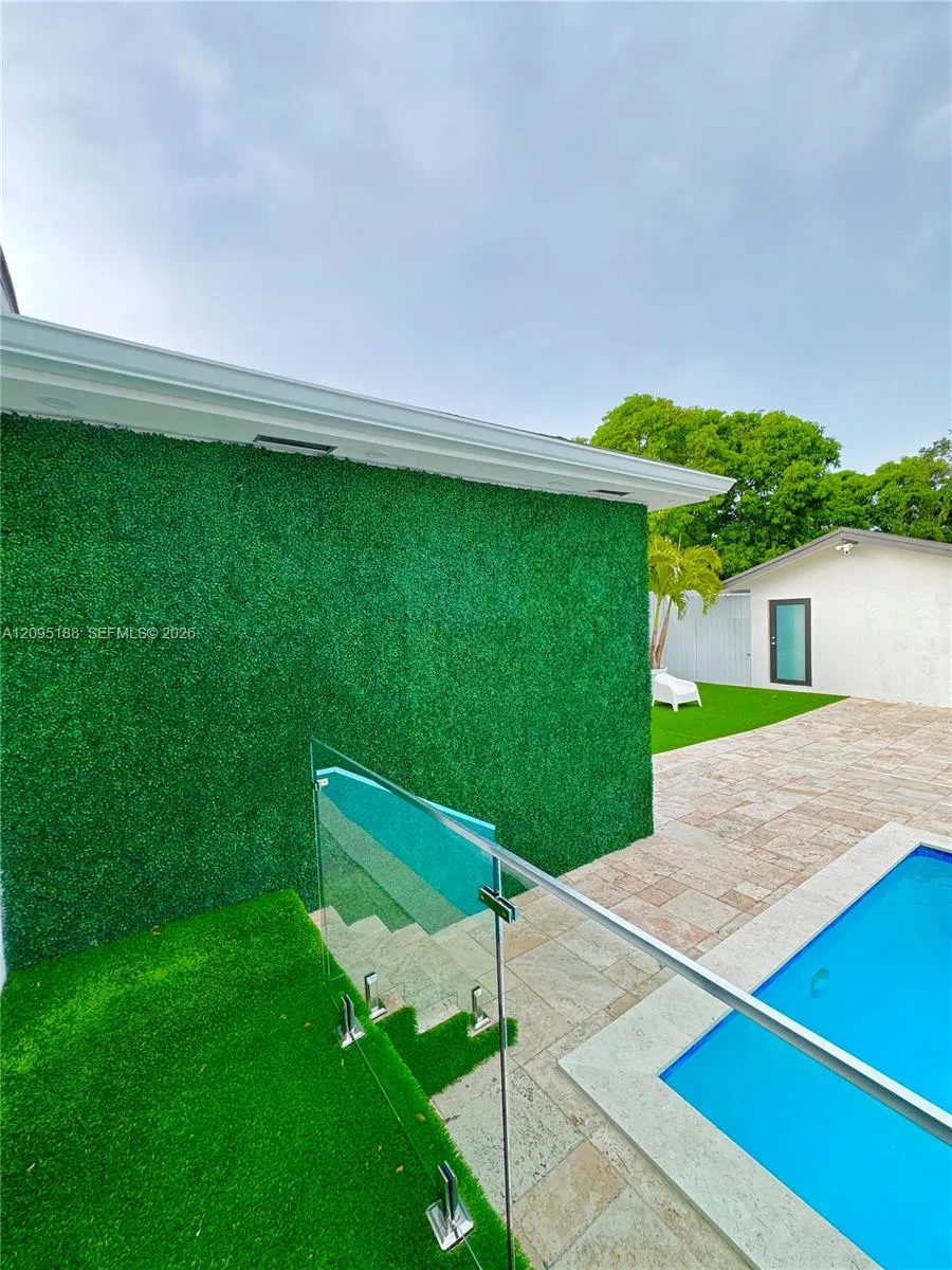 Listing  2121 SW 61st Avenue, Miami, FL 33155, Miami, FL 33155