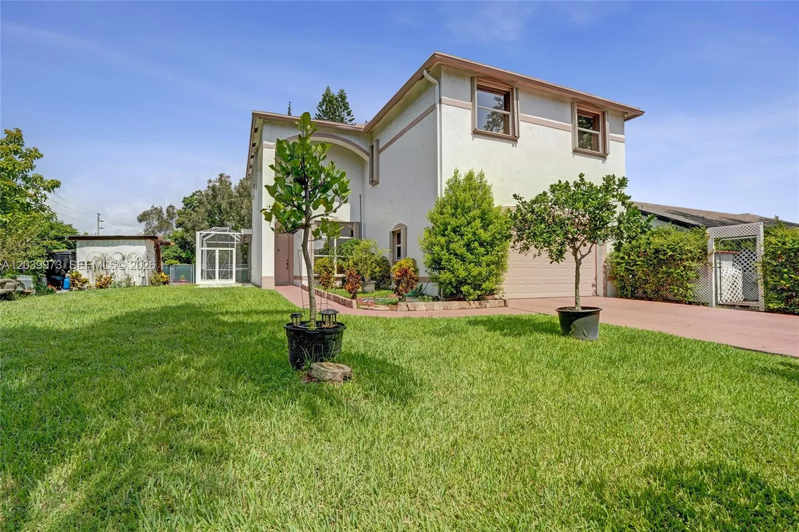 View details of listing 2151 NW 121st Avenue, Plantation, FL 33323 Plantation with MLS# 