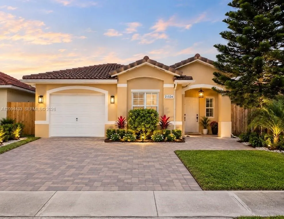 View details of listing 21524 SW 89th Path, Cutler Bay, FL 33189 Cutler Bay with MLS#