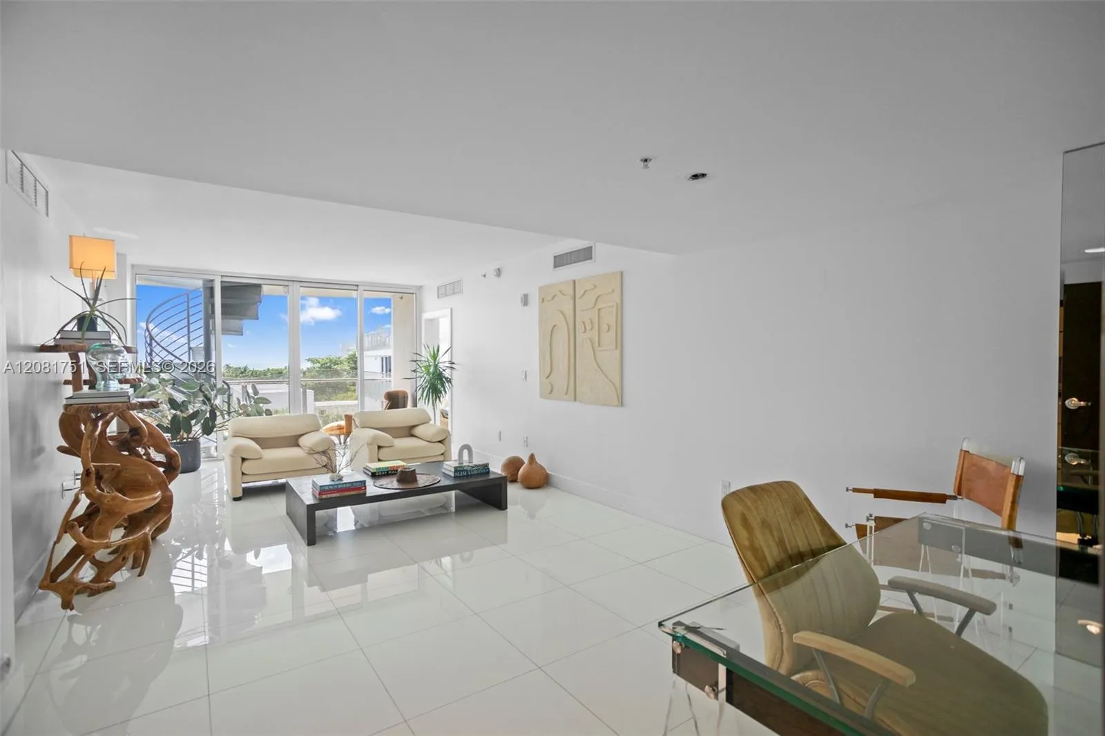 View details of listing 2155 Washington Court 601, Miami Beach, FL 33139 Miami Beach with MLS#