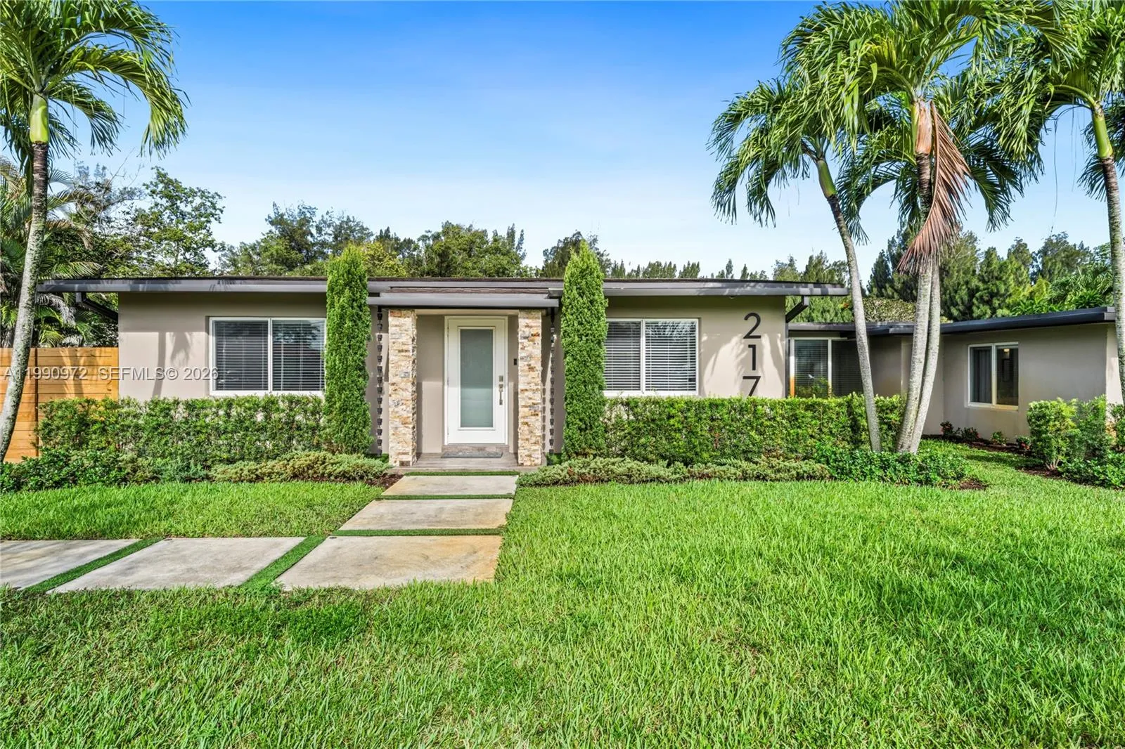 Listing  217 E Acre Drive, Plantation, FL 33317, Plantation, FL 33317