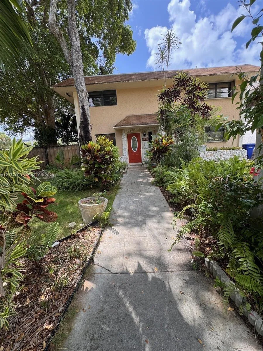 Listing  2192 NE 171st Street 1, North Miami Beach, FL 33162, North Miami Beach, FL 33162