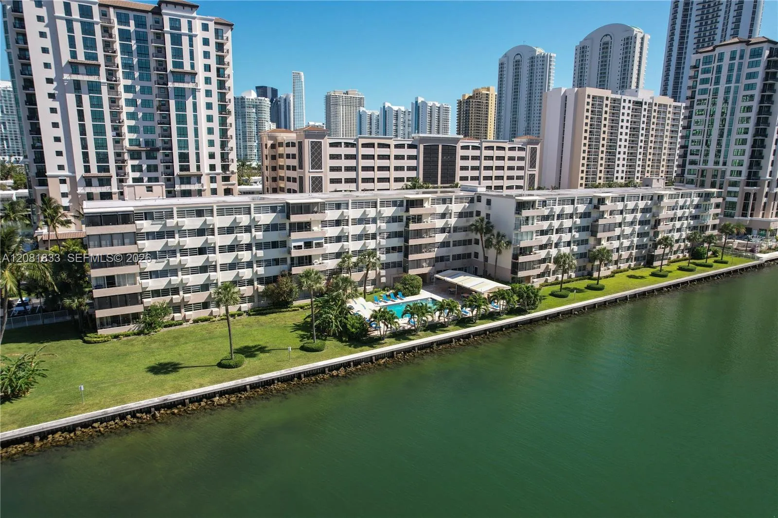 View details of listing 220 Kings Point Drive 304, Sunny Isles Beach, FL 33160 Sunny Isles Beach with MLS#