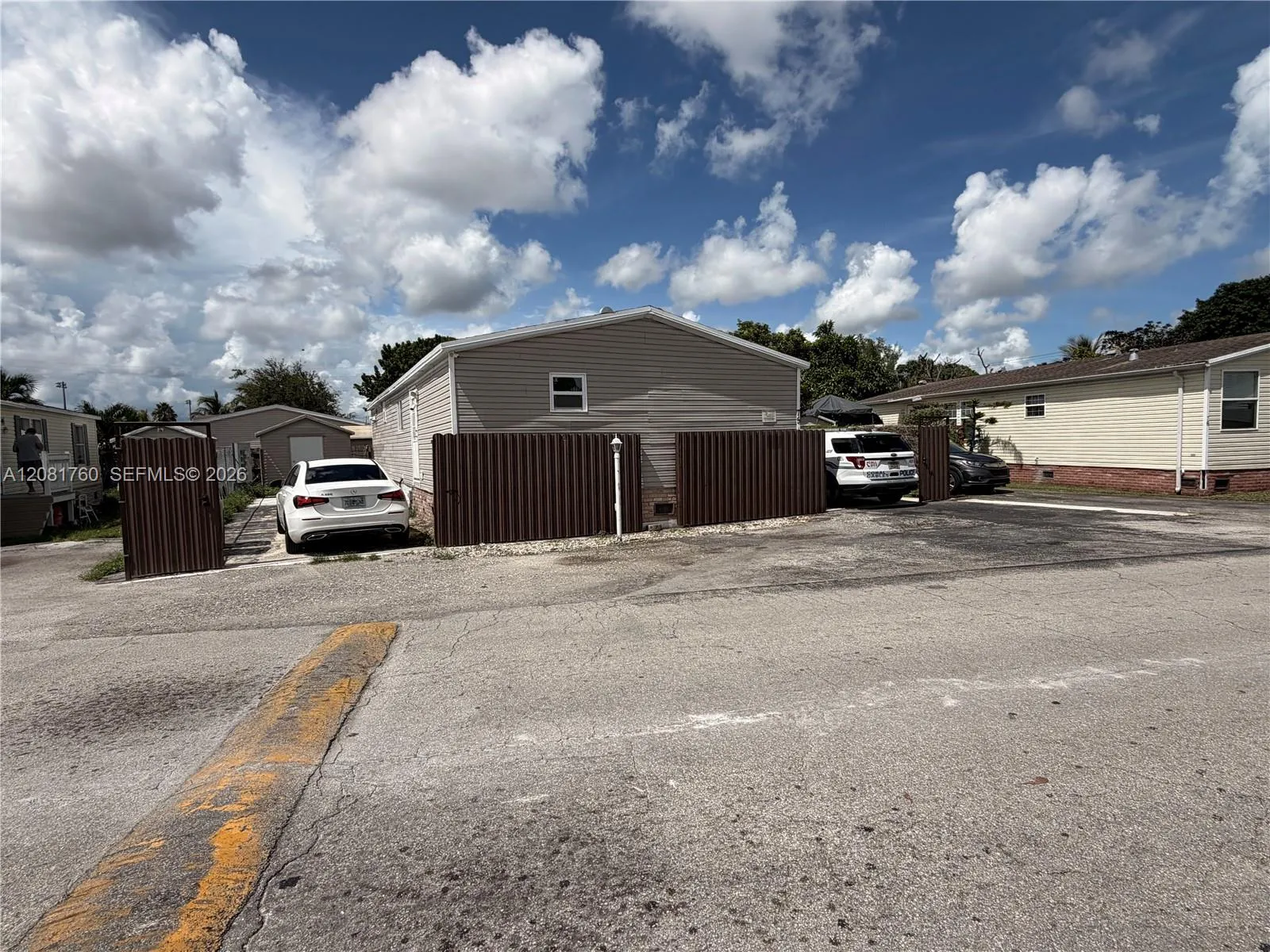 View details of listing 220 NE 12th Avenue, Homestead, FL 33030 Homestead with MLS#