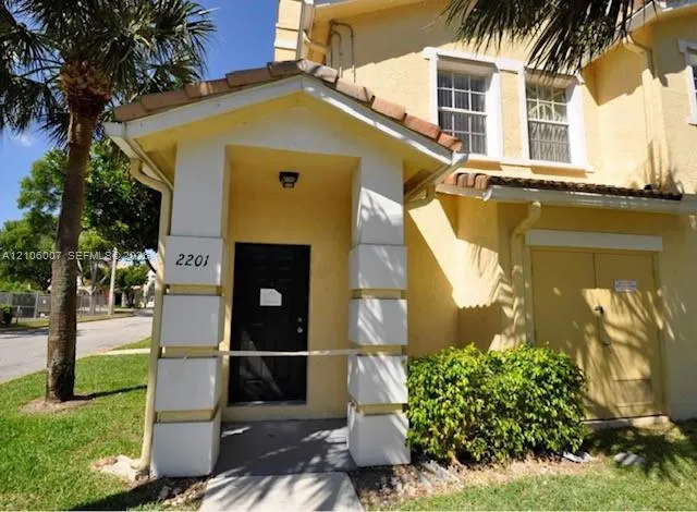 View details of listing 2201 Belmont Lane 2201, North Lauderdale, FL 33068 North Lauderdale with MLS#