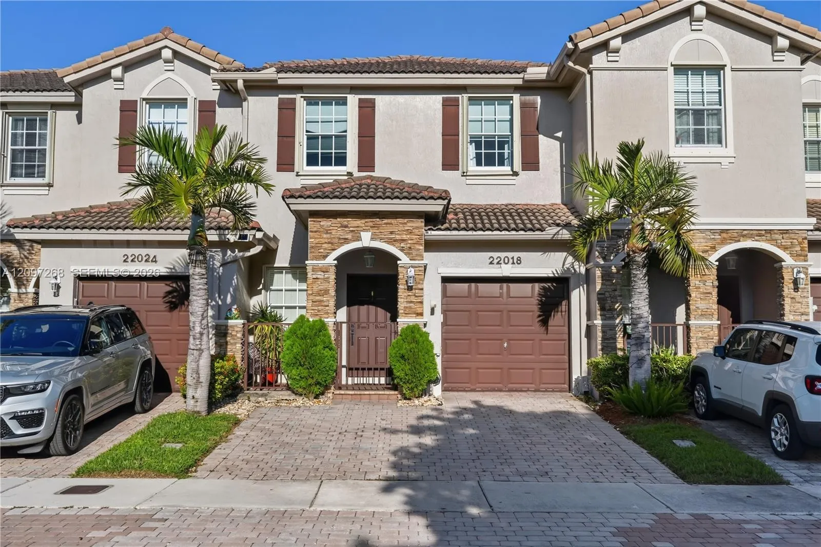 View details of listing 22018 SW 93rd Place, Cutler Bay, FL 33190 Cutler Bay with MLS#
