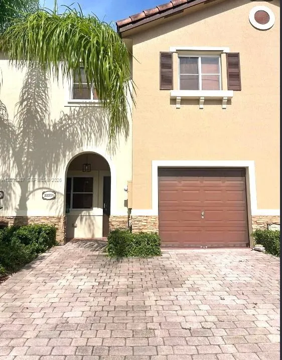 View details of listing 22231 SW 88th Path, Cutler Bay, FL 33190 Cutler Bay with MLS#