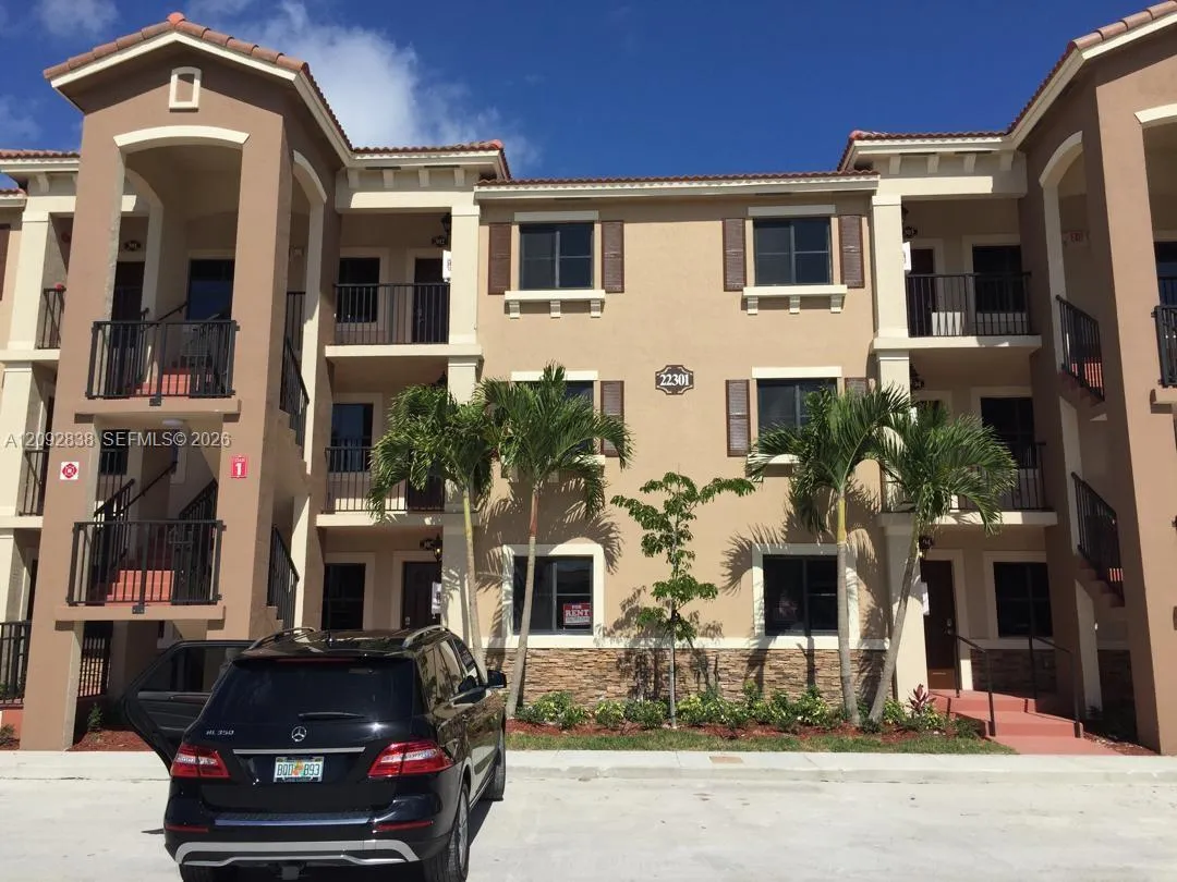 View details of listing 22301 SW 88 Place 302-3, Cutler Bay, FL 33190 Cutler Bay with MLS#