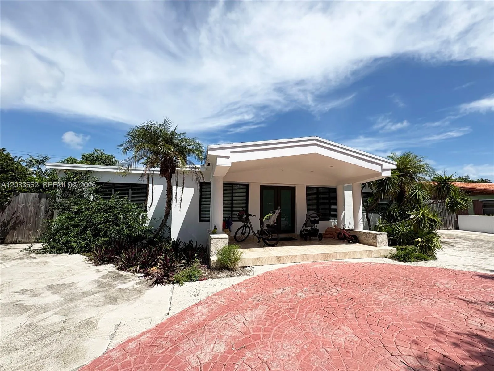 View details of listing 225 W Heather Drive 225, Key Biscayne, FL 33149 Key Biscayne with MLS# 