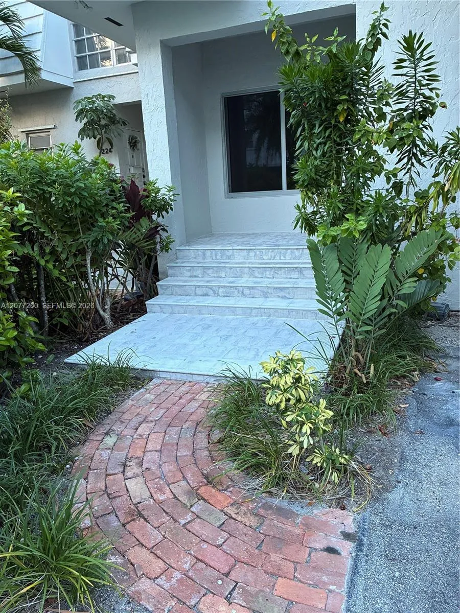 Listing  226 Sea View Drive 105, Key Biscayne, FL 33149, Key Biscayne, FL 33149