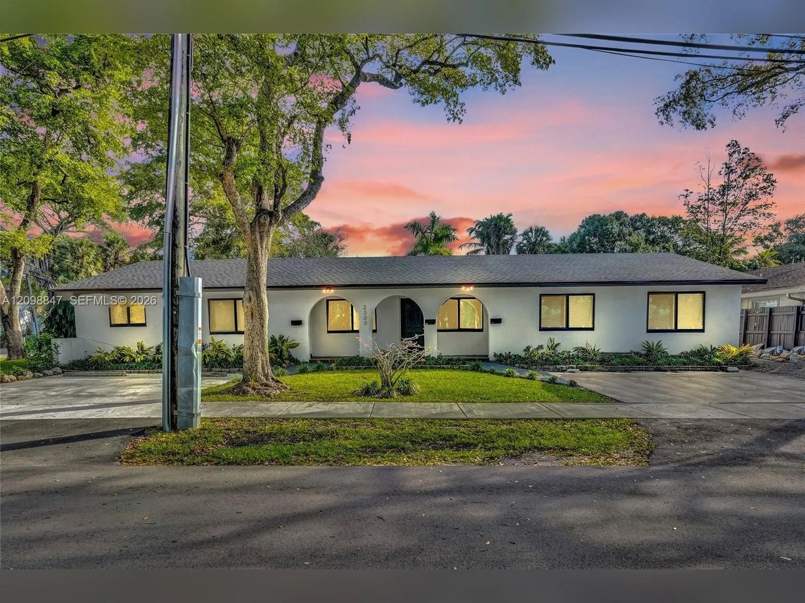 View details of listing 2300 SW 18th Terrace, Fort Lauderdale, FL 33315 Fort Lauderdale with MLS# 