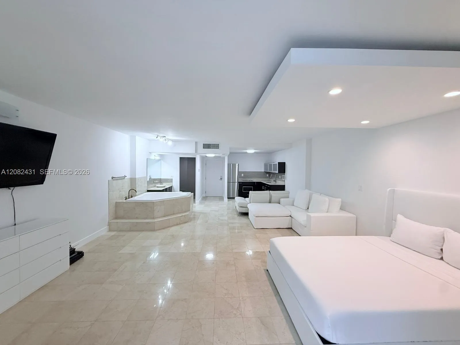 Listing  2301 Collins Avenue 621, Miami Beach, FL 33139, Miami Beach, FL 33139