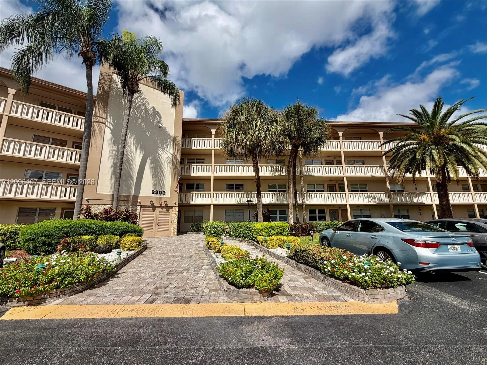 View details of listing 2303 Lucaya Lane C4, Coconut Creek, FL 33066 Coconut Creek with MLS# 