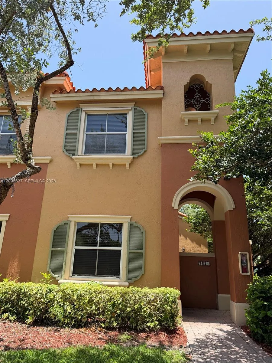 View details of listing 2321 Mariner Court, Dania Beach, FL 33312 Dania Beach with MLS# 