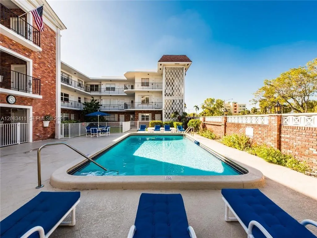 Listing  2340 NE 9th Street 210, Fort Lauderdale, FL 33304, Fort Lauderdale, FL 33304
