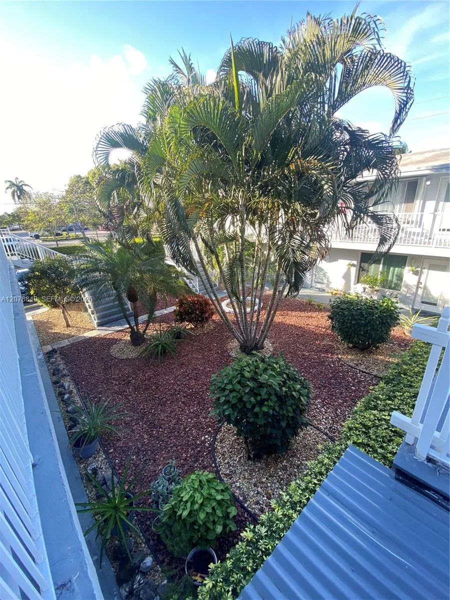 View details of listing 2344 NE 12th Street 7, Pompano Beach, FL 33062 Pompano Beach with MLS# 
