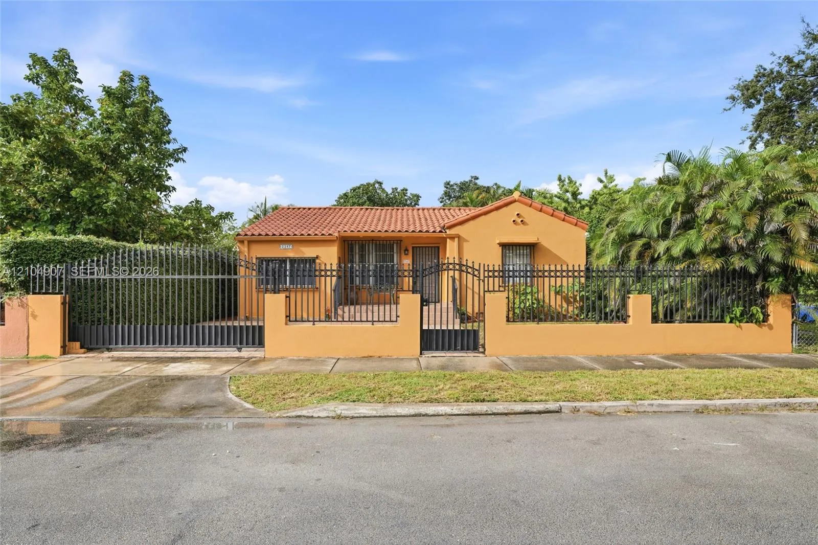Listing  2347 SW 18th Street, Miami, FL 33145, Miami, FL 33145