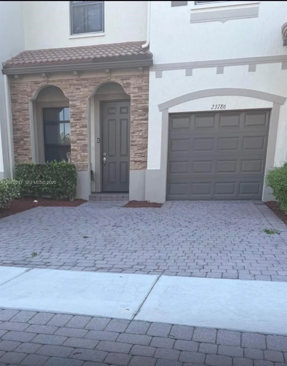 View details of listing 23786 SW 118th Avenue, Homestead, FL 33032 Homestead with MLS#
