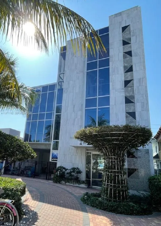 View details of listing 240 Commercial Boulevard, Lauderdale-By-The-Sea, FL 33308 Lauderdale-By-The-Sea with MLS# 