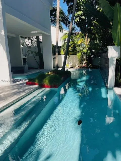 View details of listing 241 Harbor Drive, Key Biscayne, FL 33149 Key Biscayne with MLS#