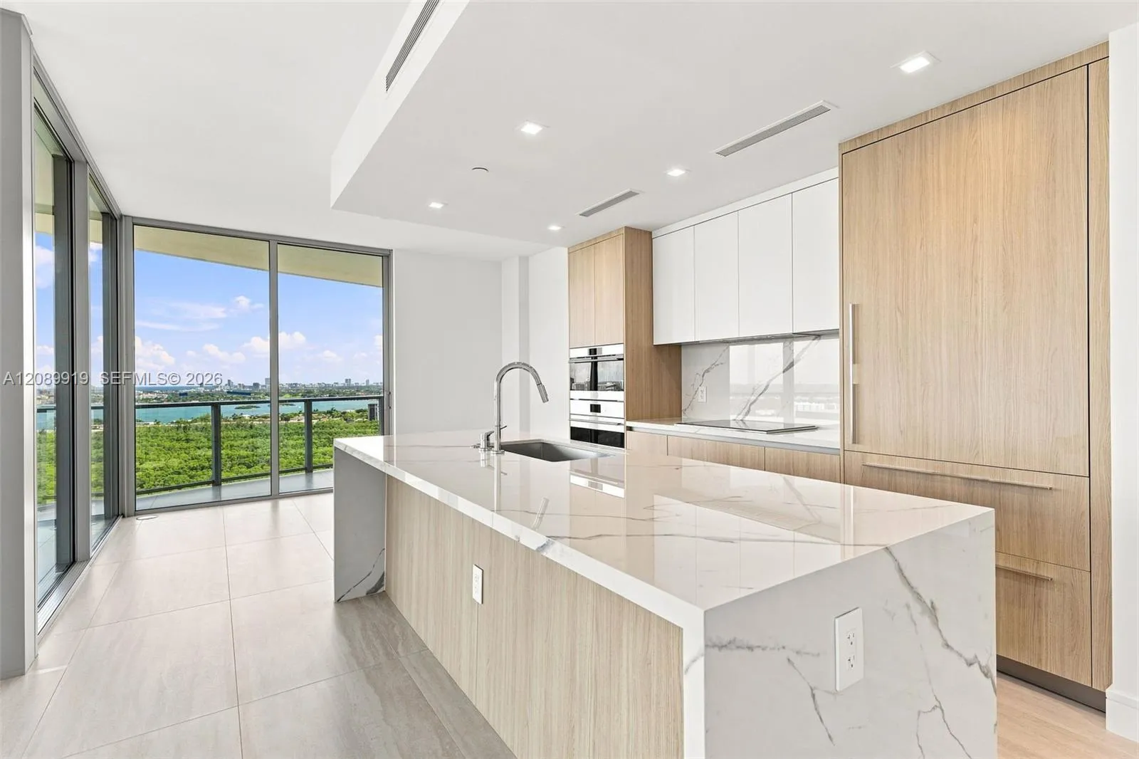 Listing  2411 Laguna Circle 2301, North Miami, FL 33181, North Miami, FL 33181