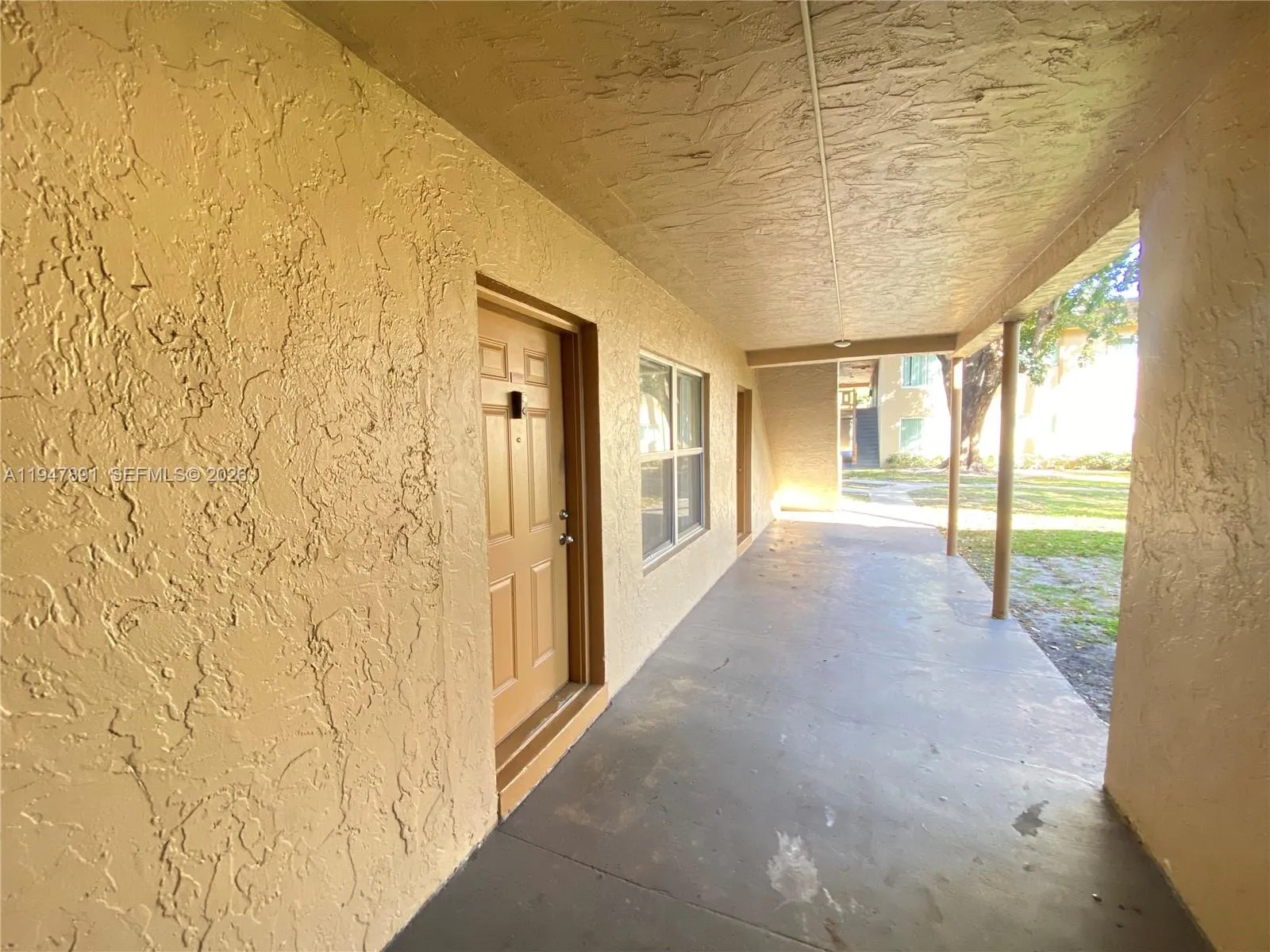 Listing  2412 NW 39th Way 101, Lauderdale Lakes, FL 33311, Lauderdale Lakes, FL 33311