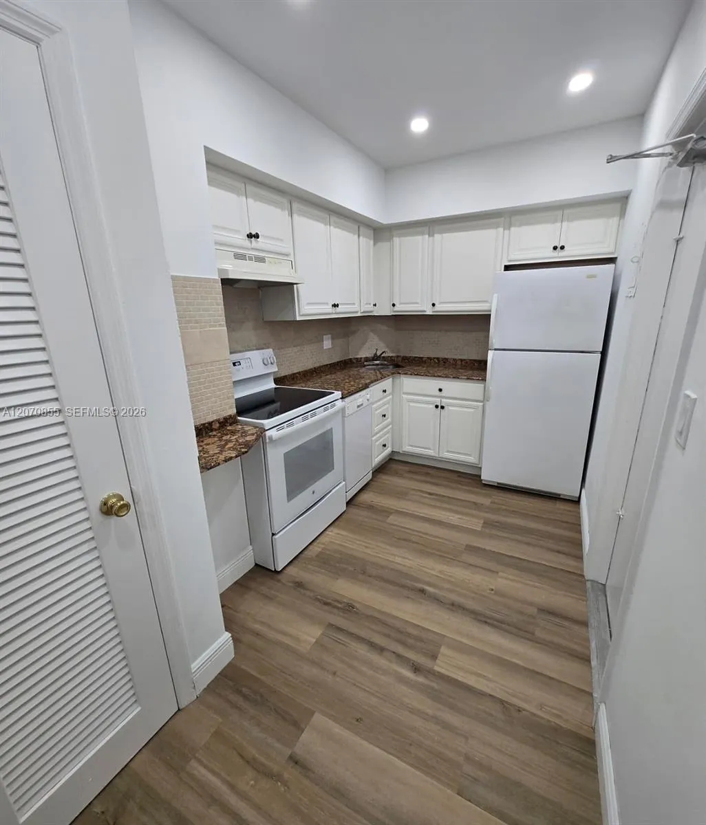 Listing  2424 SE 17th Causeway 110B, Fort Lauderdale, FL 33316, Fort Lauderdale, FL 33316