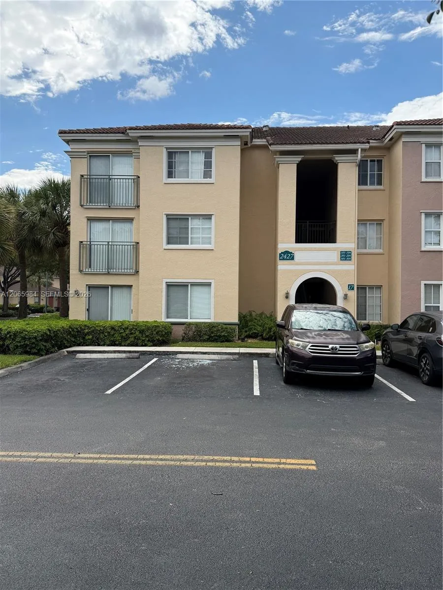 View details of listing 2427 Centergate Drive 301, Miramar, FL 33025 Miramar with MLS# 