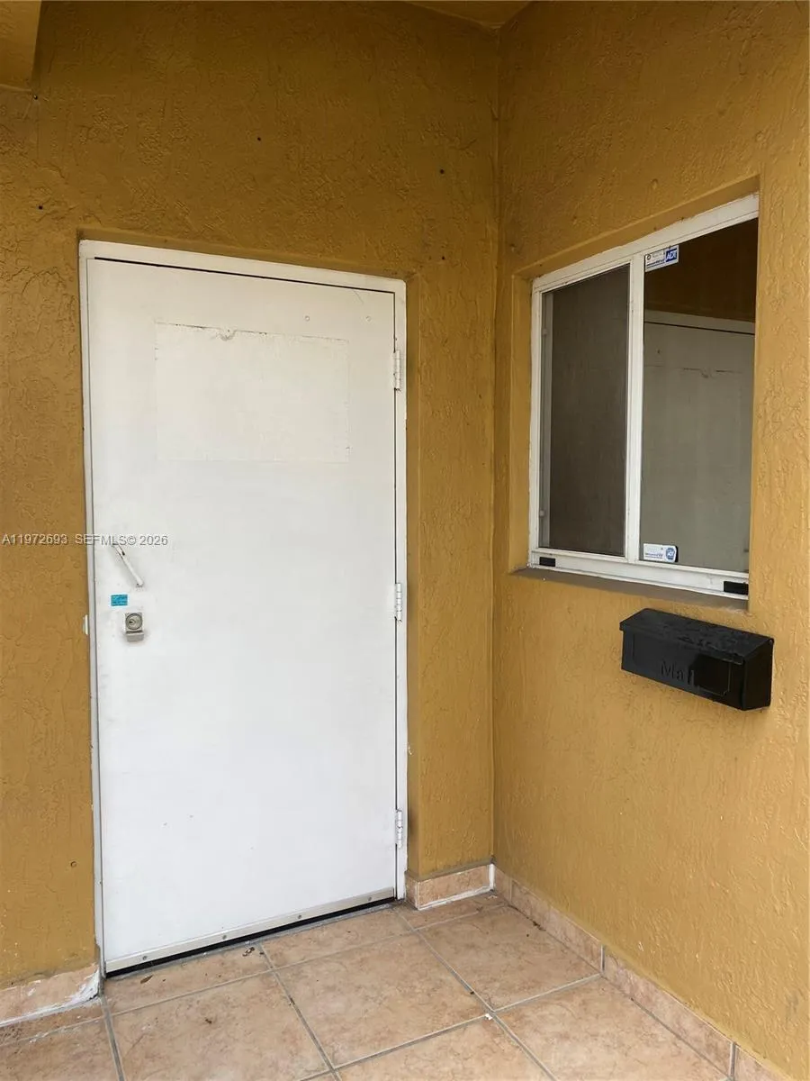 Listing  2431 W 80th Street 5-C, Hialeah, FL 33016, Hialeah, FL 33016
