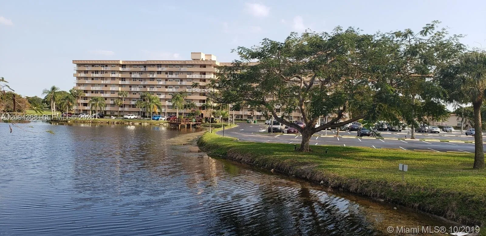 View details of listing 250 Jacaranda Drive 305, Plantation, FL 33324 Plantation with MLS# 