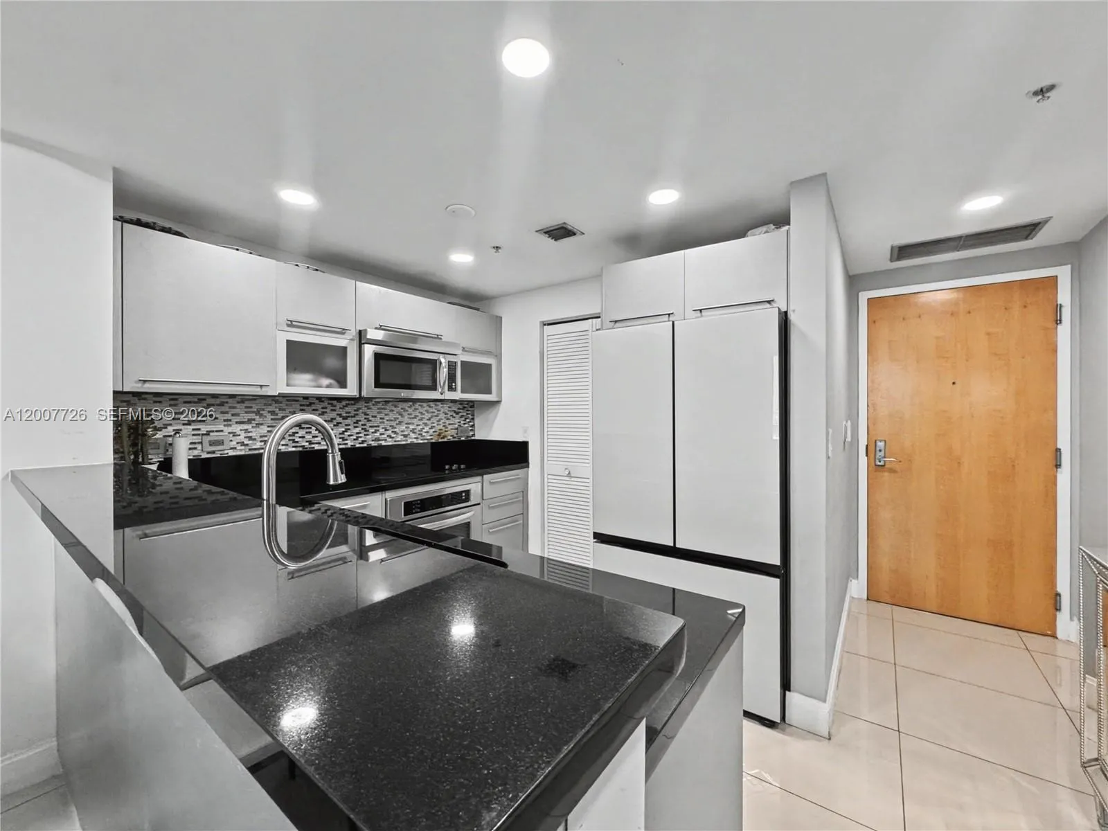 View details of listing 253 NE 2nd Street 1003, Miami, FL 33132 Miami with MLS# 