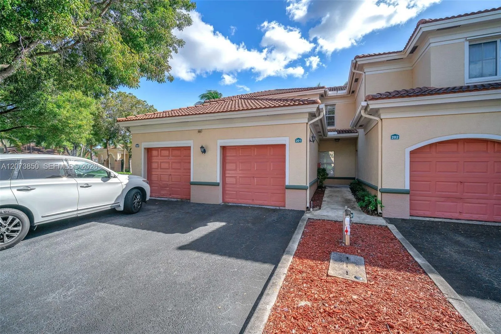 View details of listing 2532 Centergate Drive 201, Miramar, FL 33025 Miramar with MLS# 