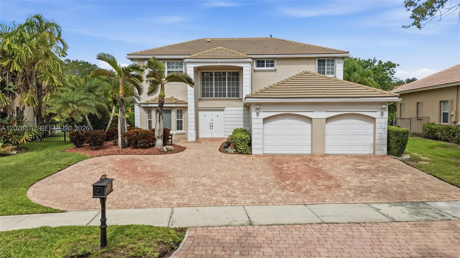 View details of listing 2608 Oakbrook Court, Weston, FL 33332 Weston with MLS#