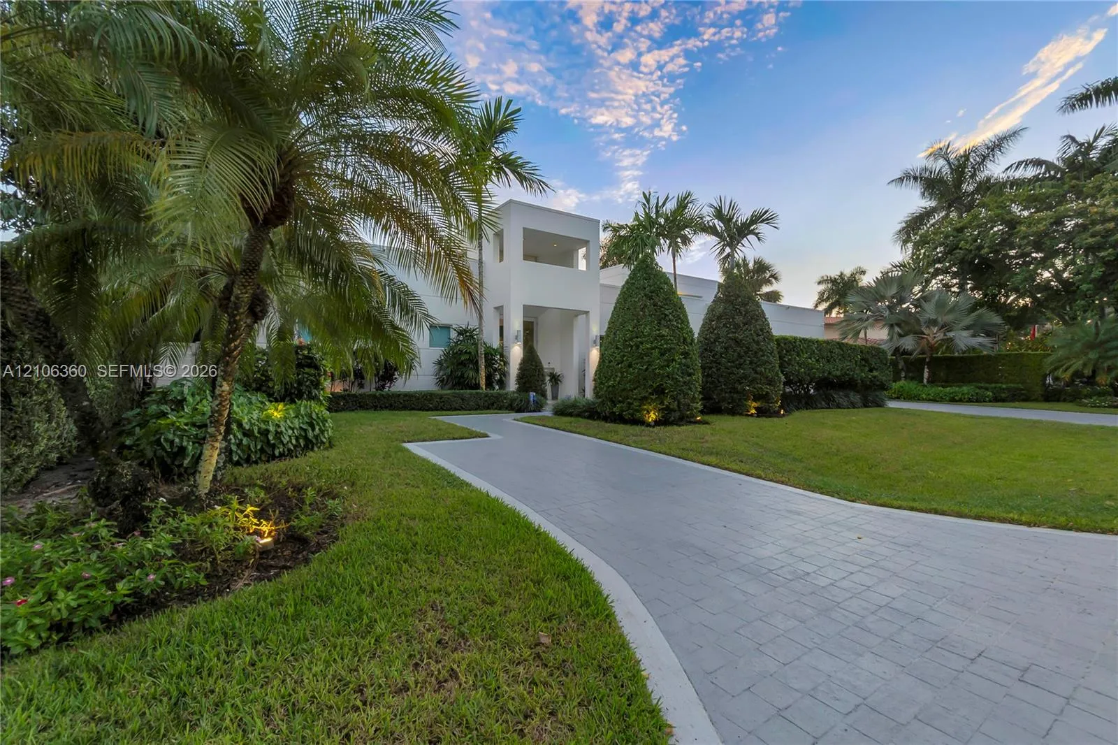 View details of listing 2632 NE 35th Drive, Fort Lauderdale, FL 33308 Fort Lauderdale with MLS#