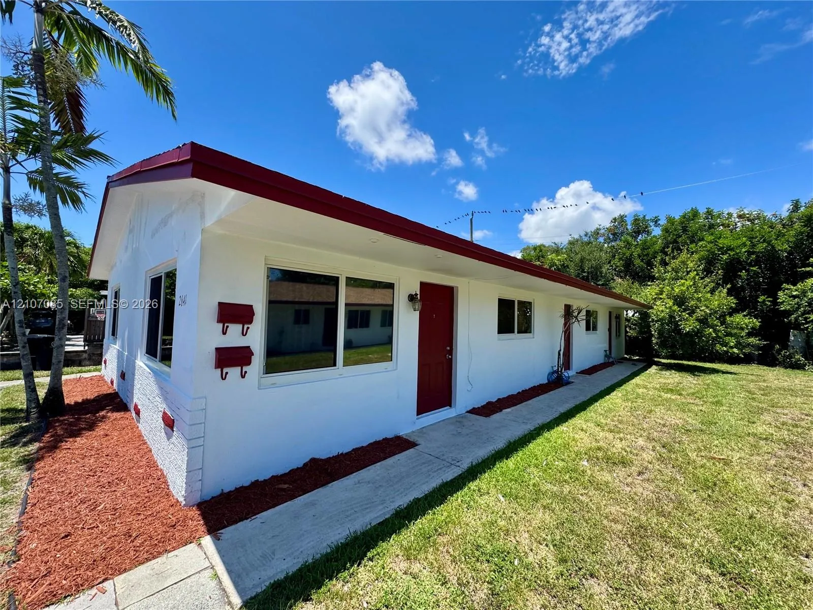 View details of listing 2641 SW 13th Avenue 1, Fort Lauderdale, FL 33315 Fort Lauderdale with MLS#