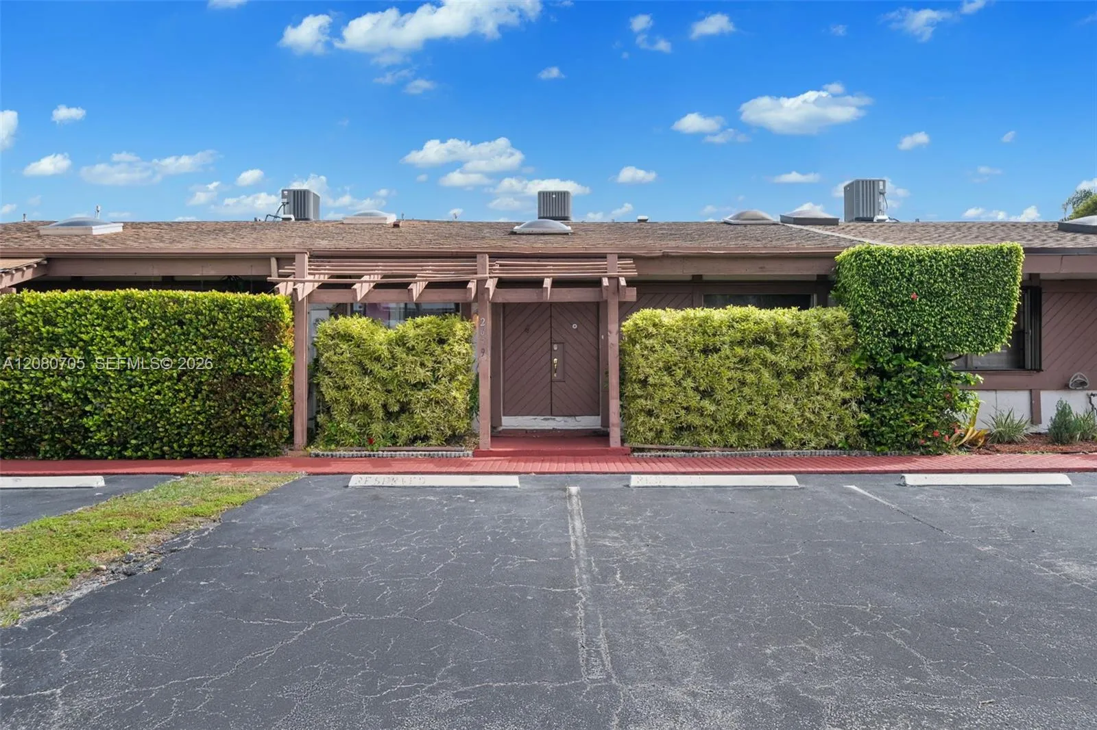 Listing  2679 S Parkview Drive, Hallandale Beach, FL 33009, Hallandale Beach, FL 33009