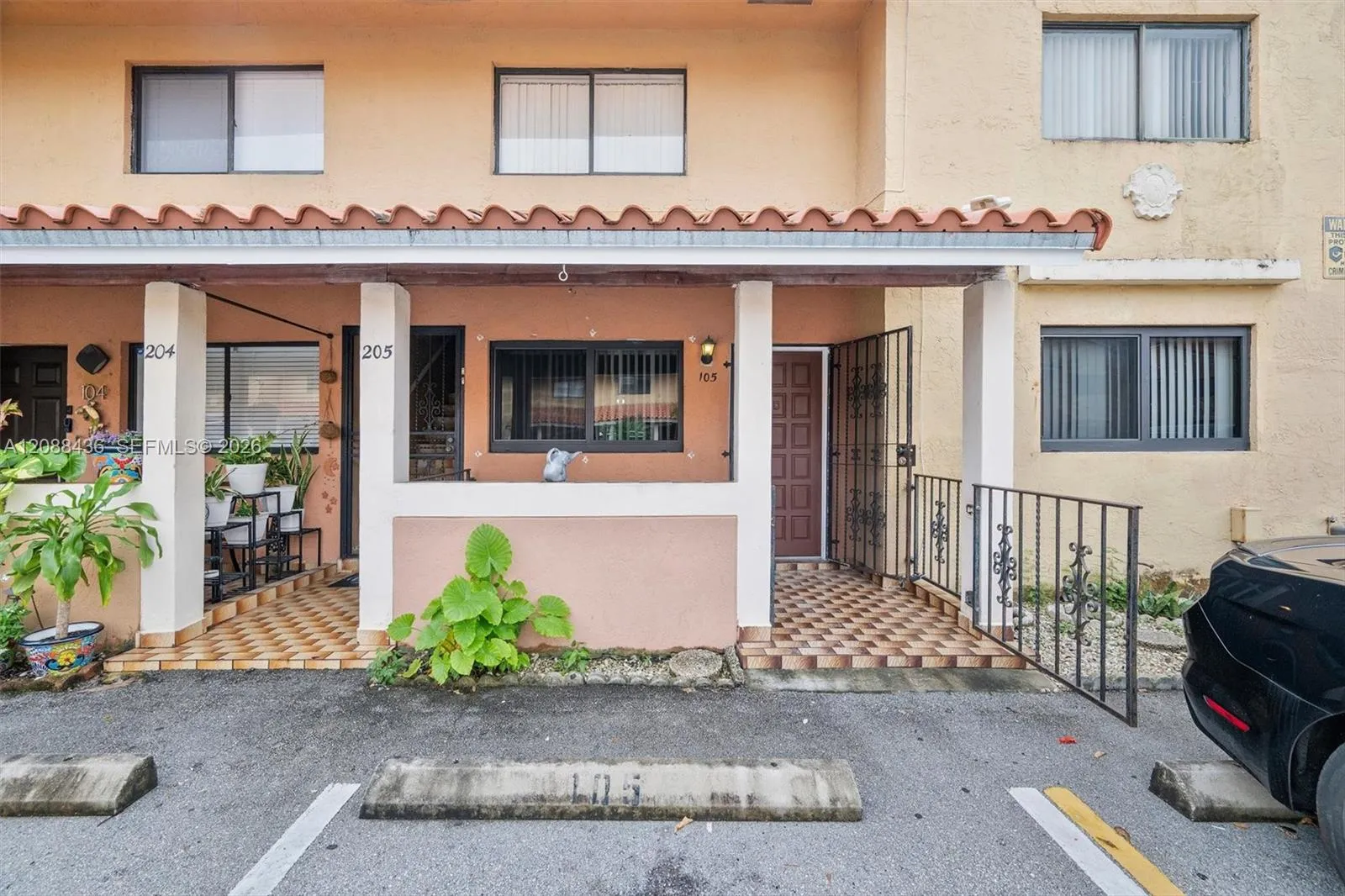 View details of listing 2710 W 60th Place 105, Hialeah, FL 33016 Hialeah with MLS# 
